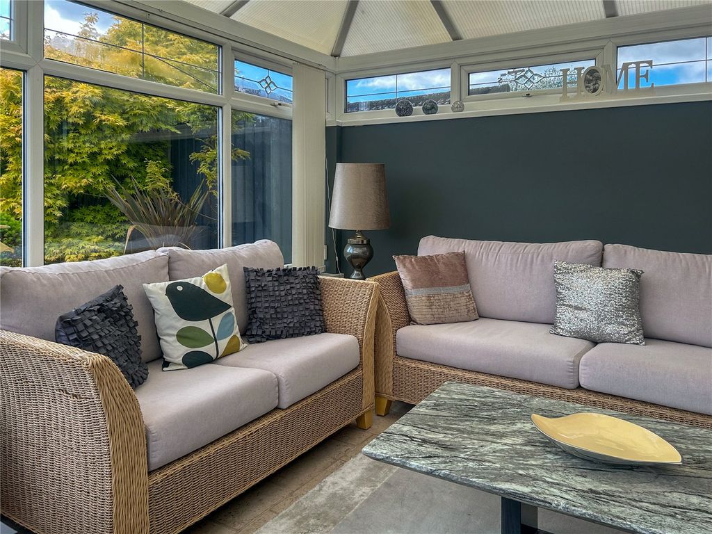 Property photo 3 of 29 Conservatory