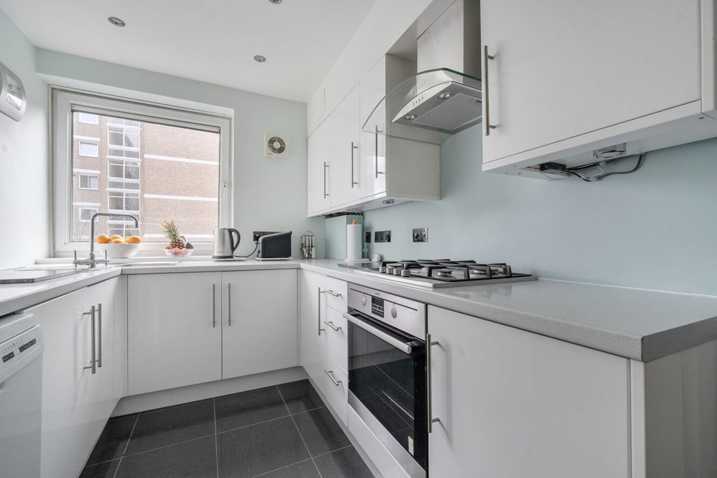 Property photo 3 of 11 Picture No. 01