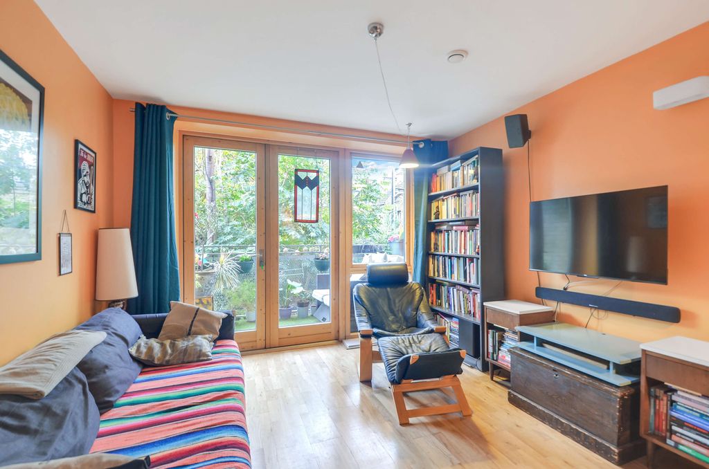 Property photo 3 of 19 Lounge (3).Jpg