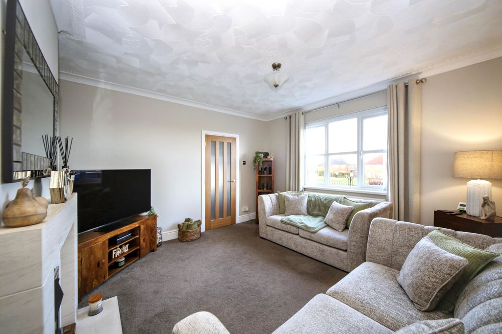 Property photo 3 of 25