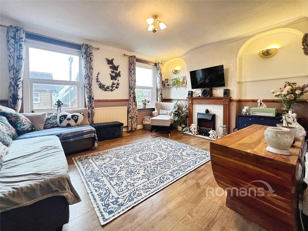 Property photo 2 of 17 Picture No. 03