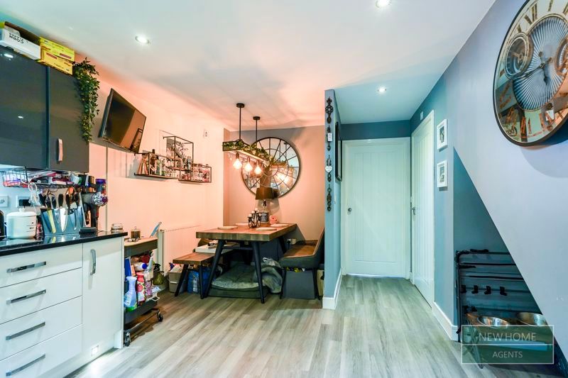 Property photo 3 of 20 Photo 4