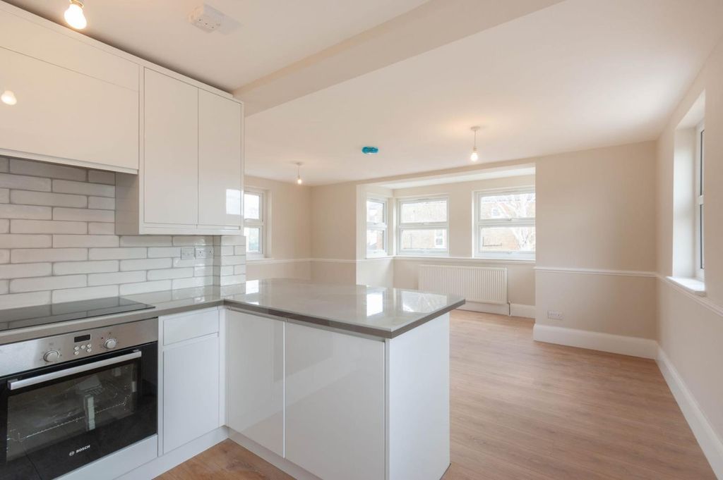 Property photo 1 of 13 c0Dcf030-ce81-415F-B9d9-7801A71F5074.Jpg