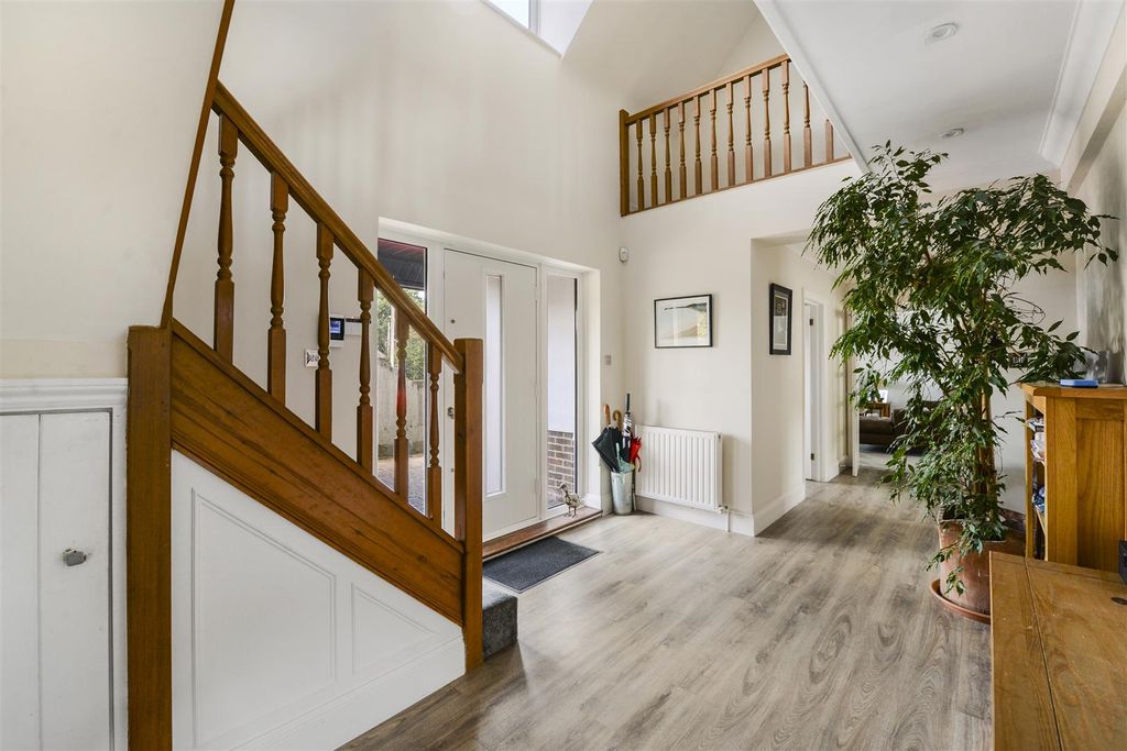 Property photo 2 of 25 2