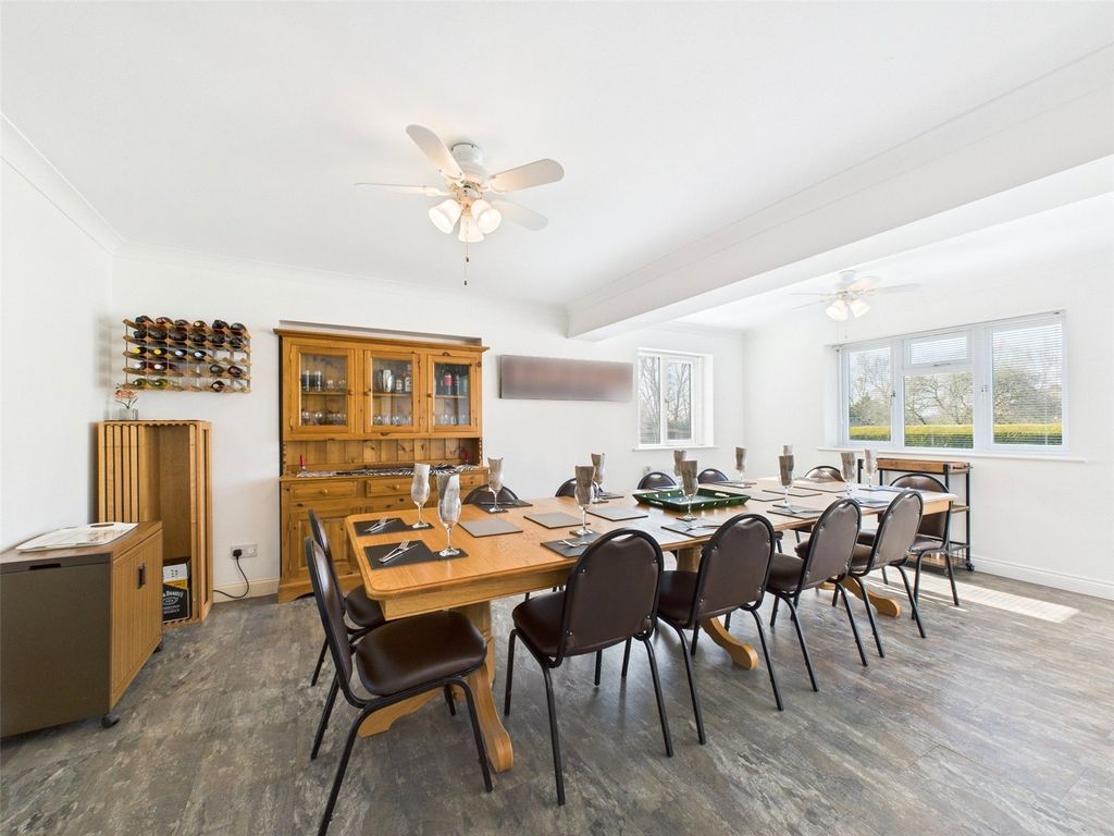 Property photo 3 of 28 Picture 3