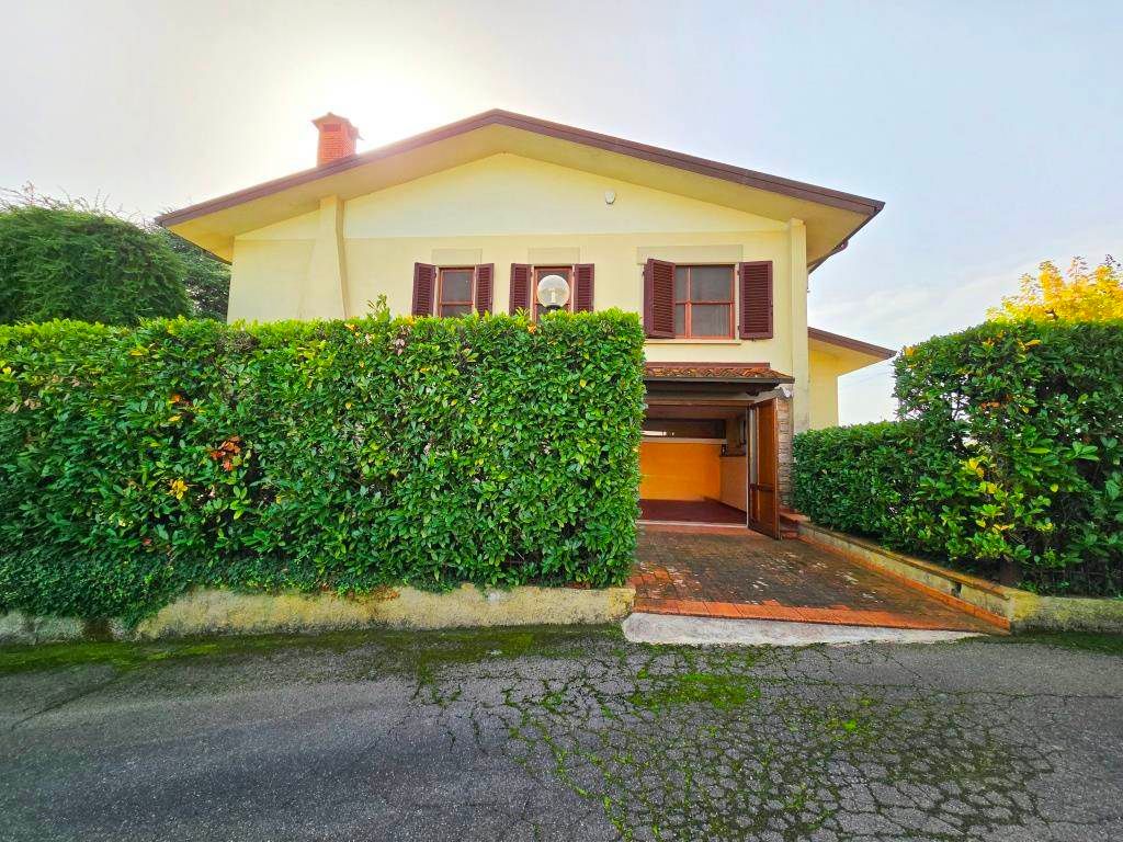 Property photo 2 of 30