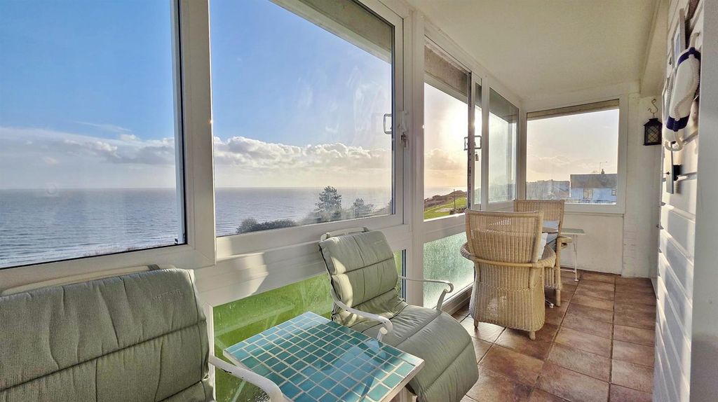 Property photo 3 of 23 Sun Room