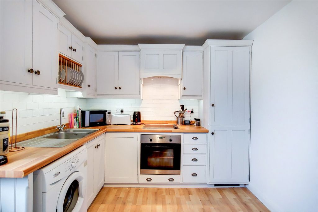 Property photo 3 of 15 Kitchen