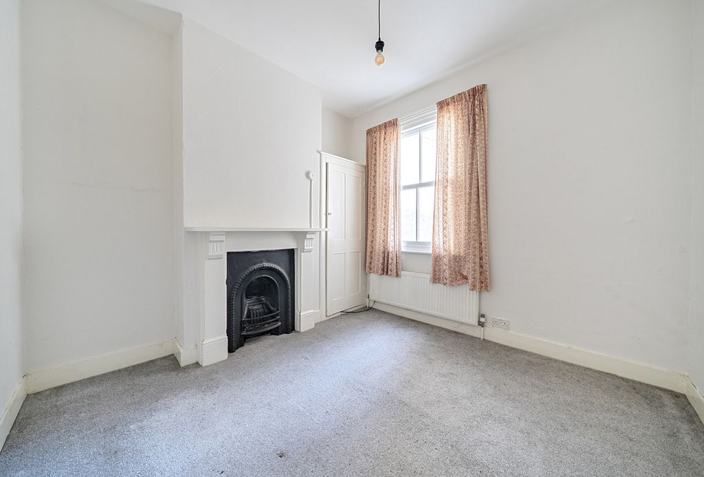 Property photo 3 of 14 1483936-12-6A3E7F...