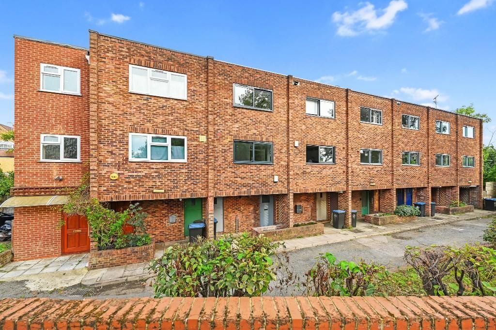Property photo 1 of 2