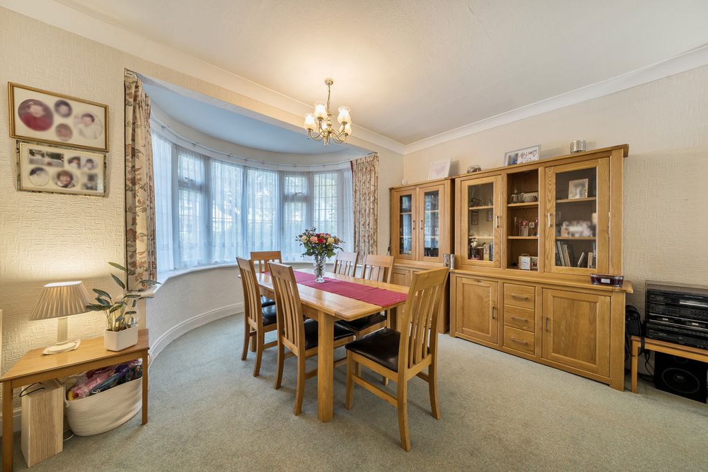 Property photo 3 of 24 1354388-17-68c7dc...
