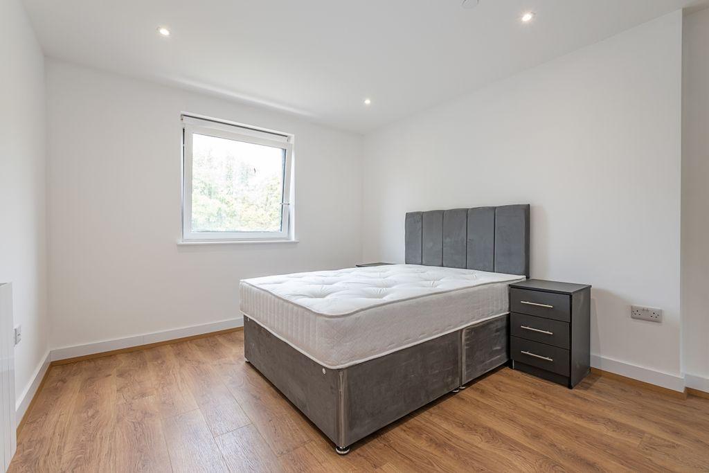 Property photo 3 of 9 Flat-137-Whytelea...