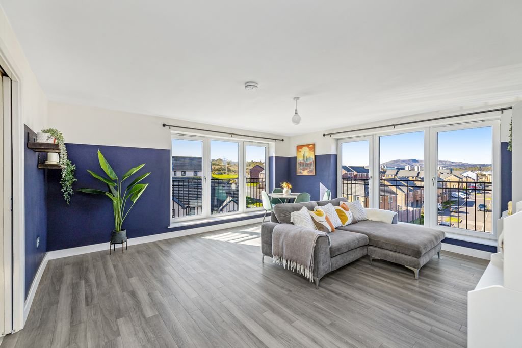 Property photo 2 of 20 Property Image 2