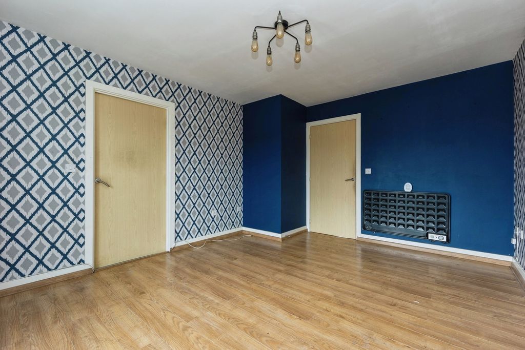Property photo 3 of 21 Pbox-Img.Jpg