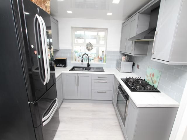 Property photo 2 of 26