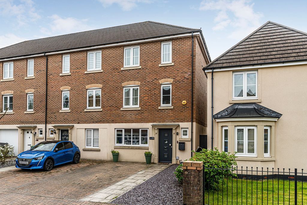 Property photo 2 of 30