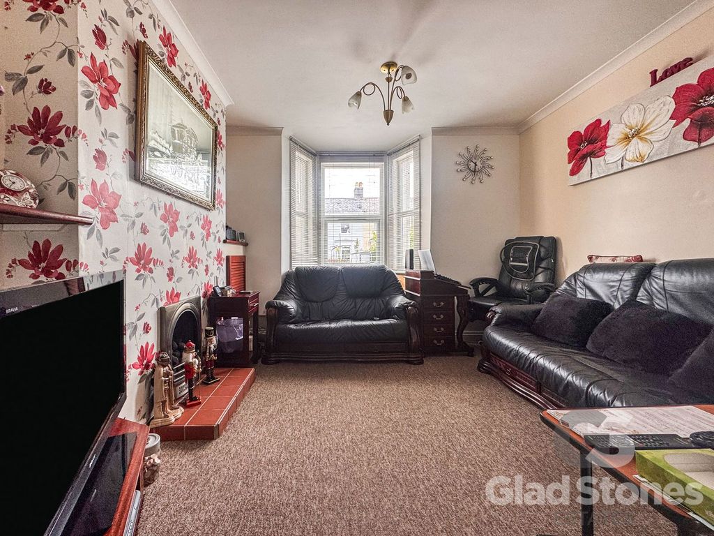 Property photo 3 of 23