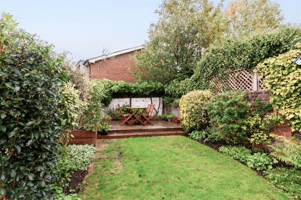 Property photo 2 of 15 Picture No. 11