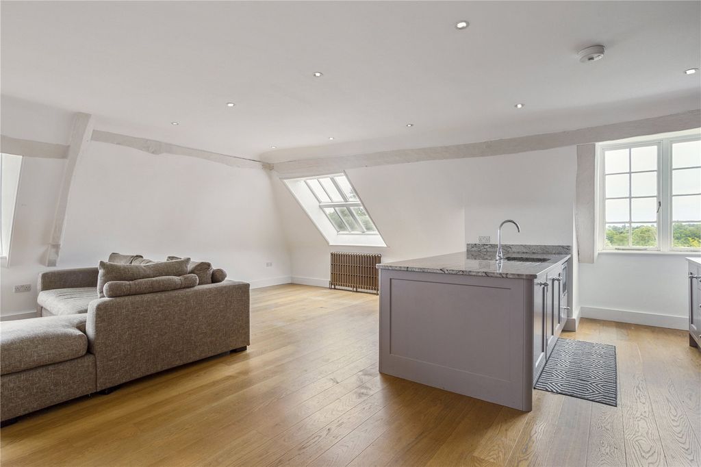 Property photo 2 of 16 Picture No. 05