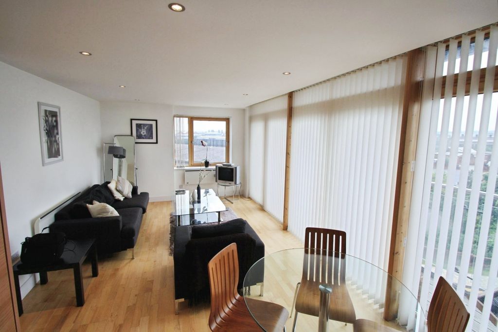 Property photo 2 of 9 Picture No. 15