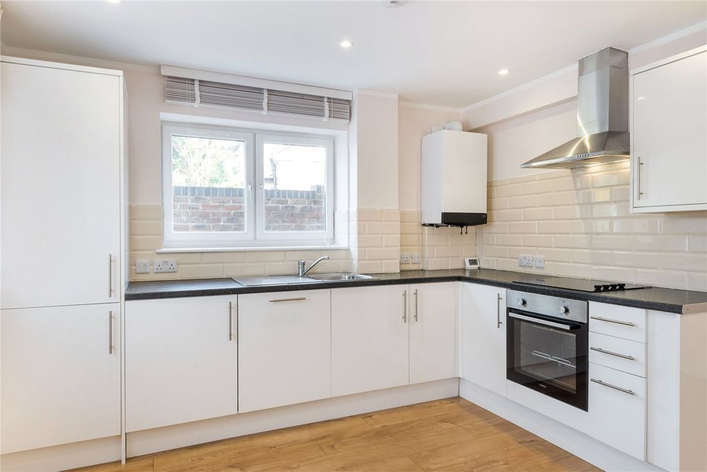 Property photo 2 of 15 Picture No. 13