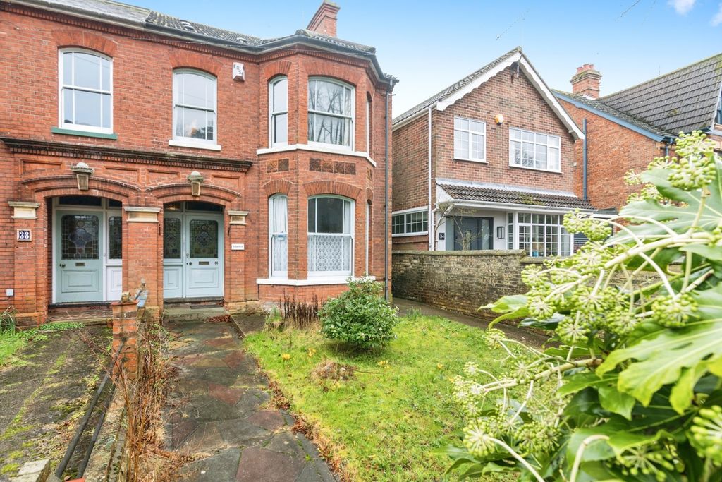 Property photo 1 of 20 Front