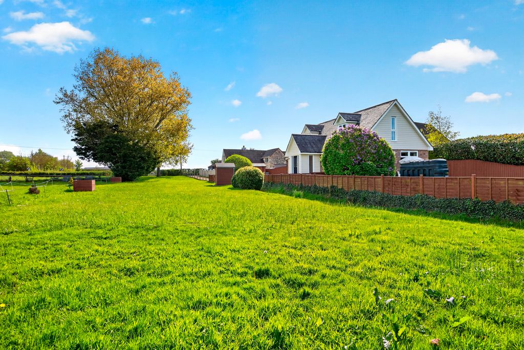 Property photo 3 of 23 Paddock