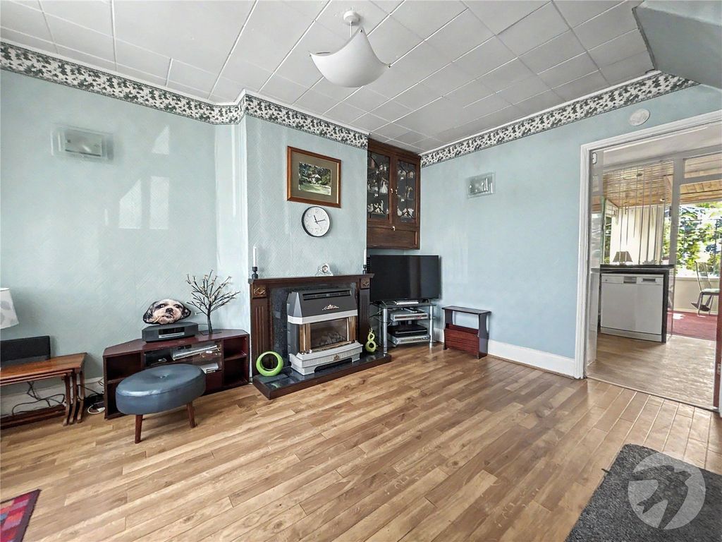 Property photo 2 of 19 Picture No. 10