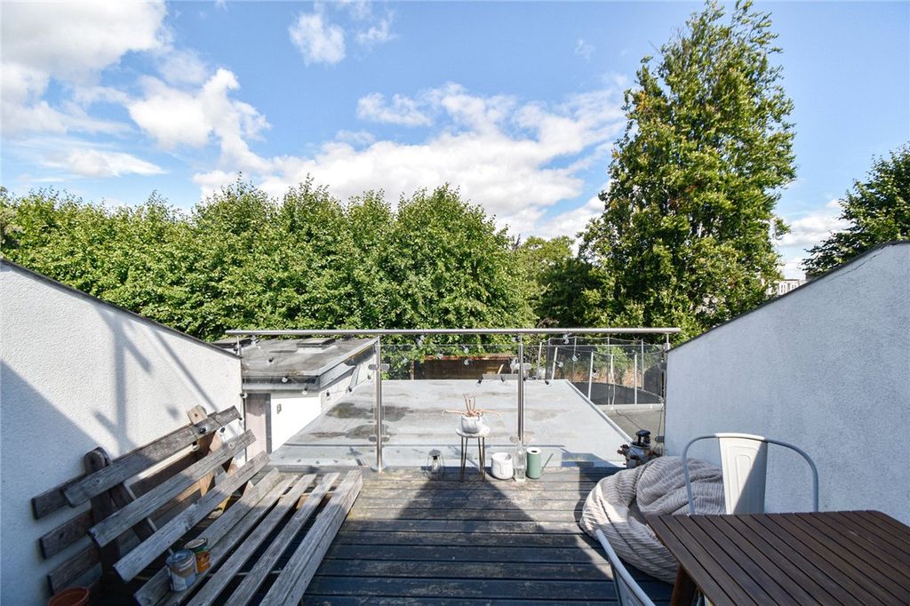 Property photo 1 of 8 Picture No. 10