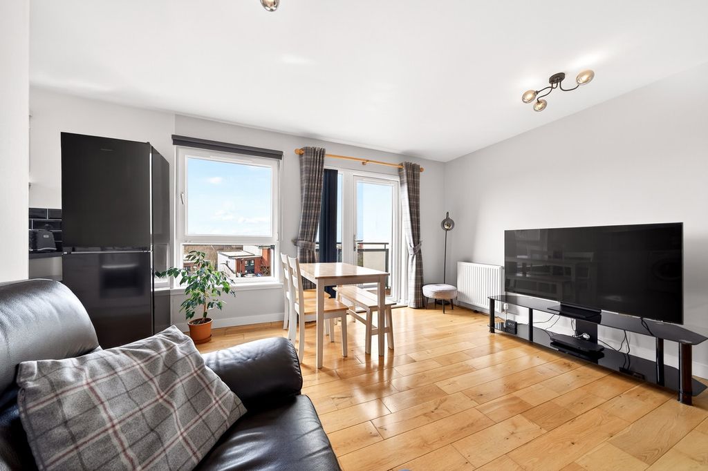 Property photo 2 of 21