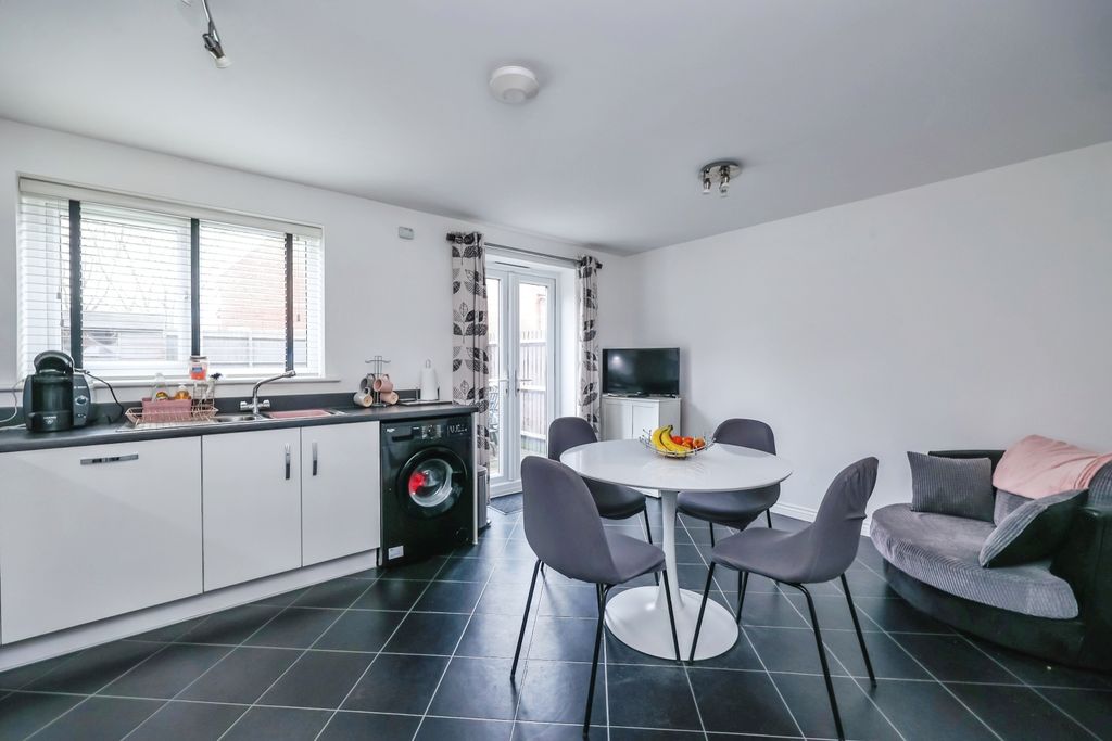 Property photo 3 of 15