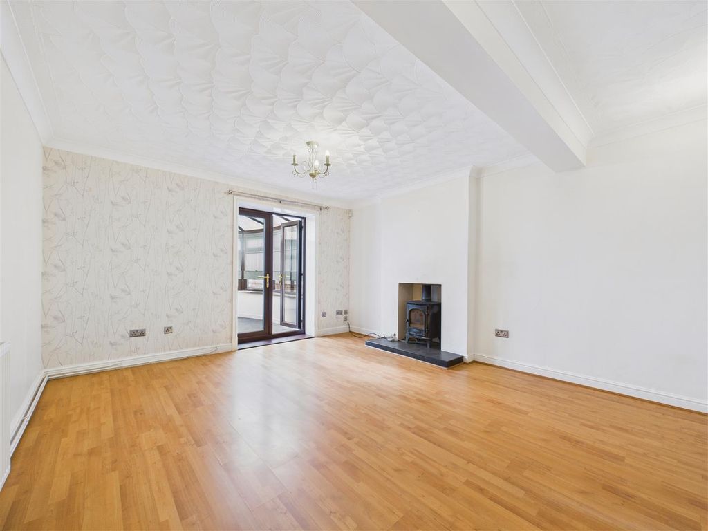 Property photo 2 of 14 Lounge