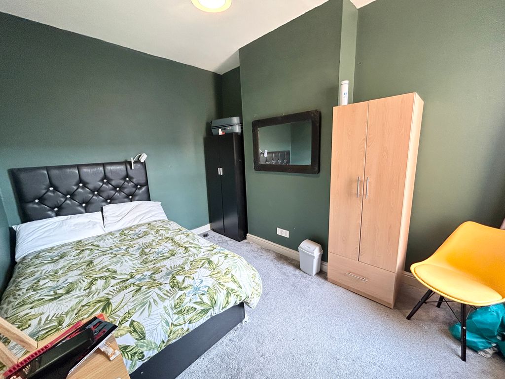 Property photo 2 of 7 Bedroom