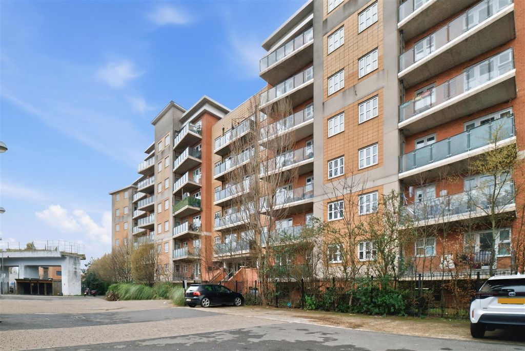 Property photo 1 of 7 4__Bridge_Court_Stanley_Road-14.Jpg