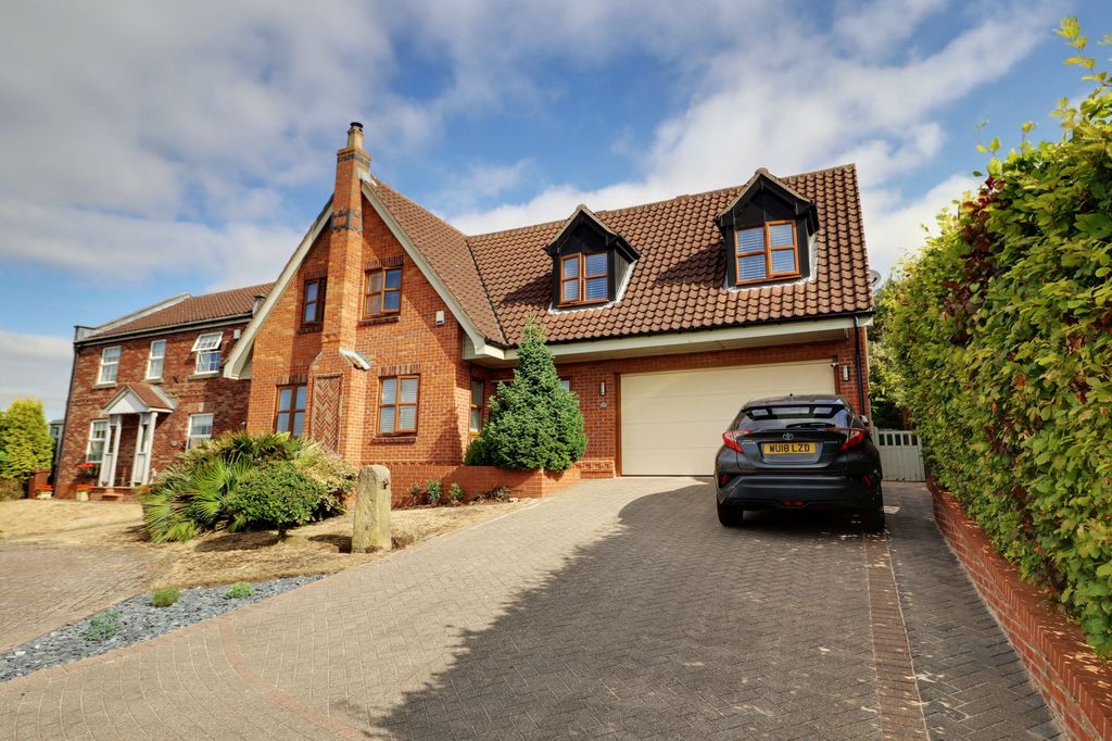 Property photo 1 of 28