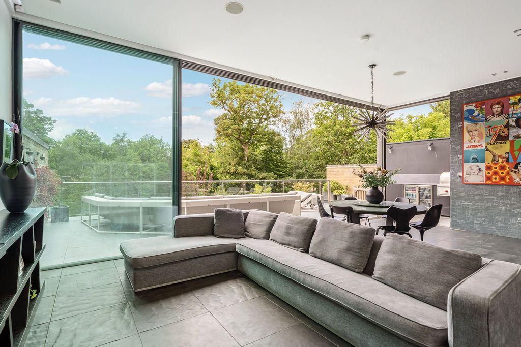 Property photo 1 of 56 Photo 4