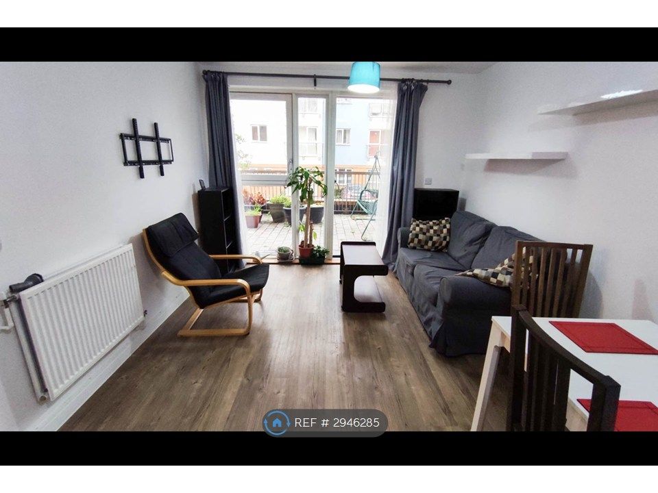 Property photo 1 of 8 Living Room