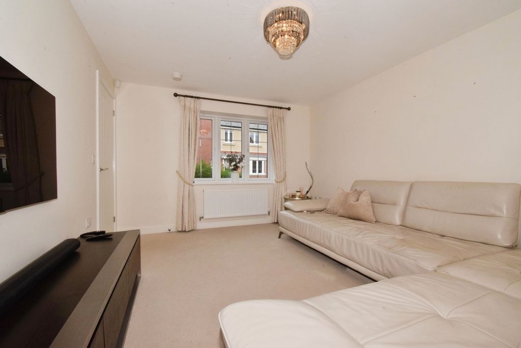 Property photo 2 of 20 Pbox-Img.Jpg