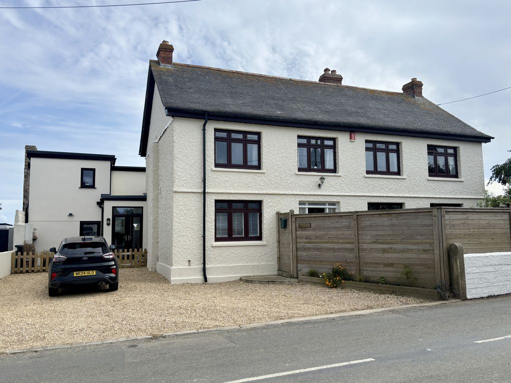 Property photo 1 of 20 4 Bedroom Detached House For Sale