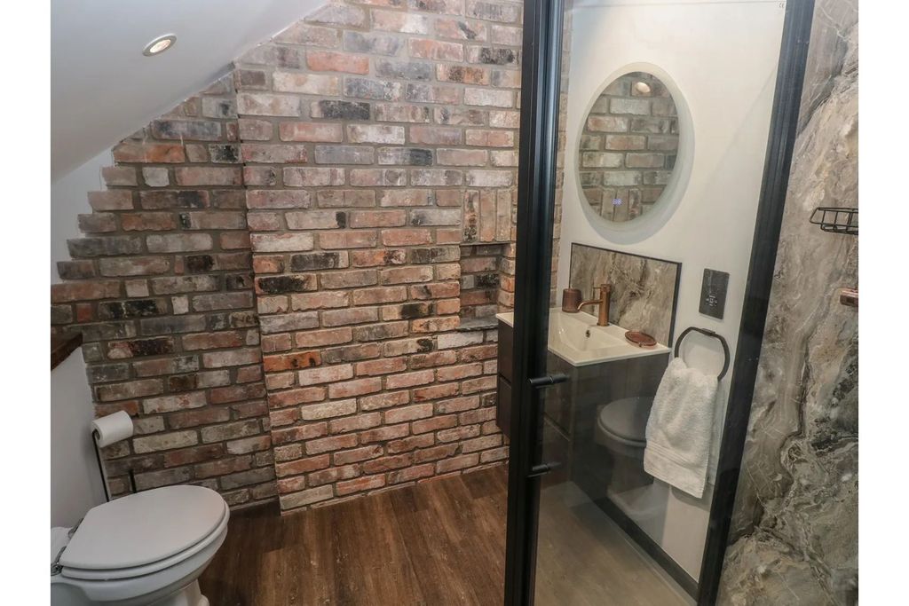 Additional image 17 of 2 bed flat for saleNarberth Road, Tenby SA70