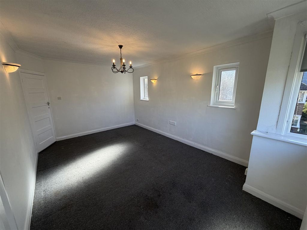 Property photo 3 of 9 Living Room