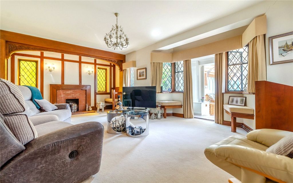 Property photo 3 of 17 Sitting Room