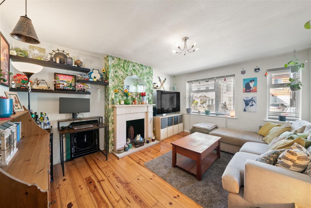 Property photo 3 of 14