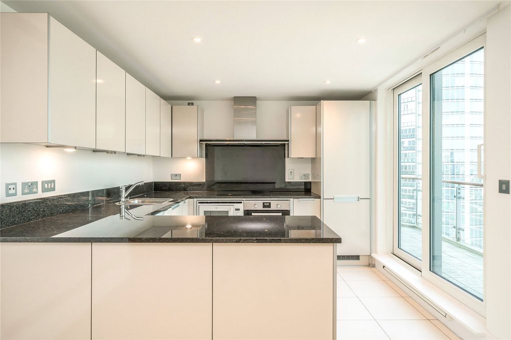 Property photo 3 of 16 Picture No. 96