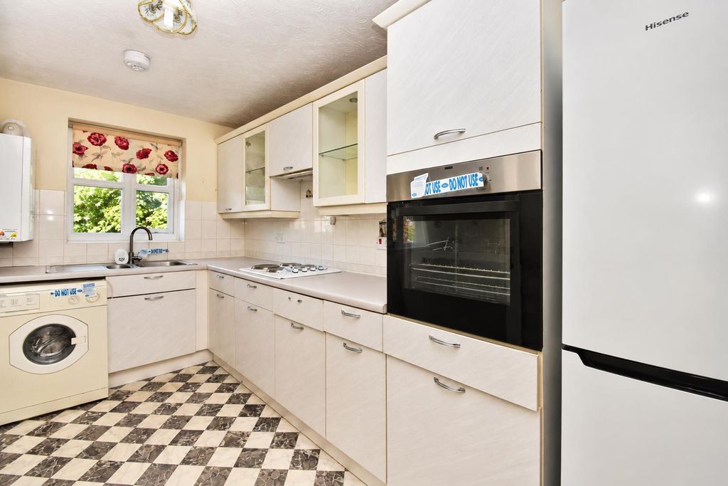 Property photo 3 of 12