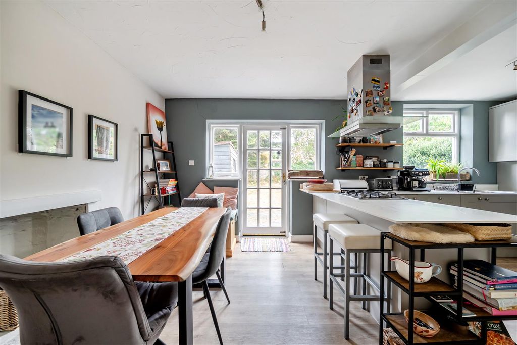 Property photo 2 of 15 1512466-28-6A8ee7E4E3B6A.Jpg