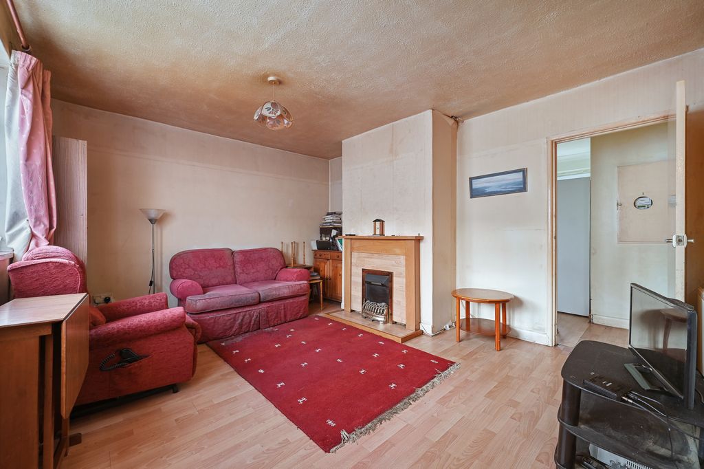 Property photo 2 of 11 2