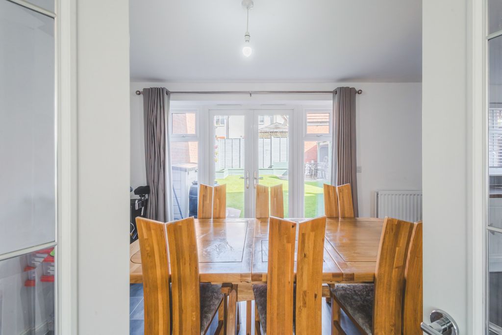 Property photo 3 of 25 4460714