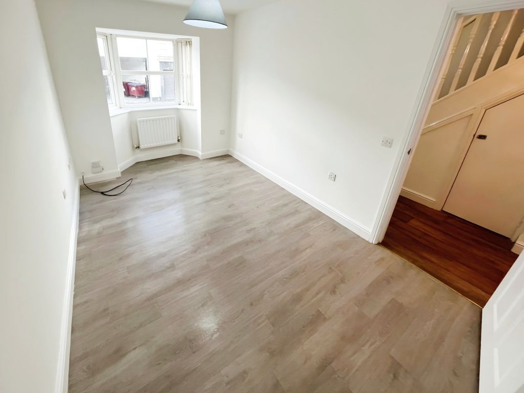 Property photo 2 of 13 Picture No. 02