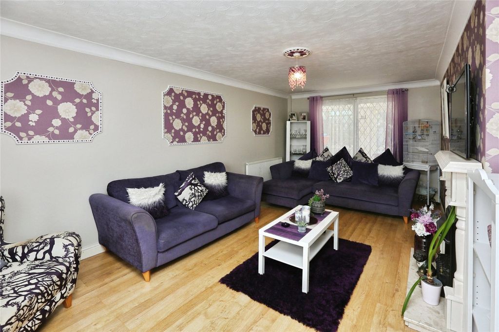 Property photo 3 of 16 Picture No. 12